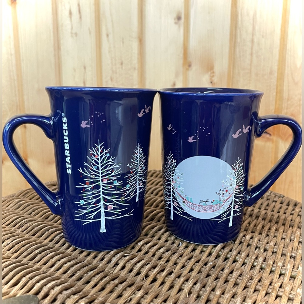 STARBUCKS (2019) Christmas mug set (2)
